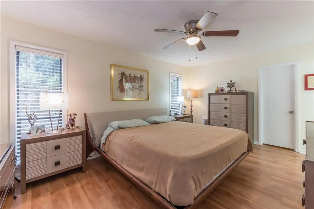 8740 Roswell Road Unit 10a, Sandy Springs, Georgia 30350, 3 Bedrooms Bedrooms, ,2 BathroomsBathrooms,Residential,Sold,8740 Roswell Road Unit 10a,6806771