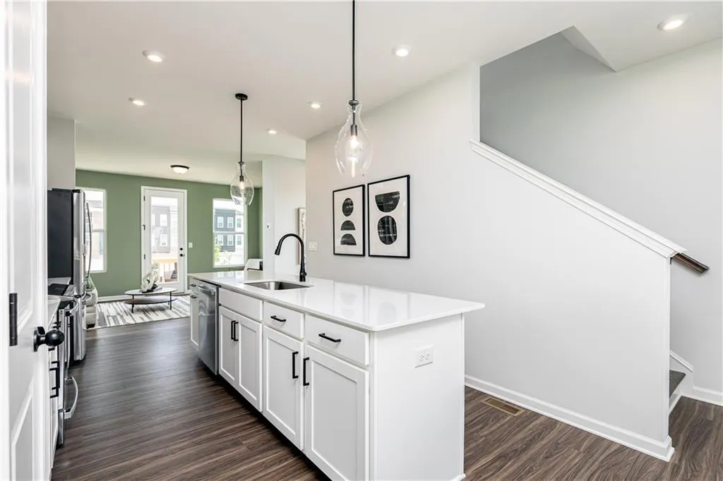 1412 Creekside Circle Nw, Atlanta, Georgia 30318, 2 Bedrooms Bedrooms, ,2 BathroomsBathrooms,Residential,For Sale,1412 Creekside Circle Nw,7628827