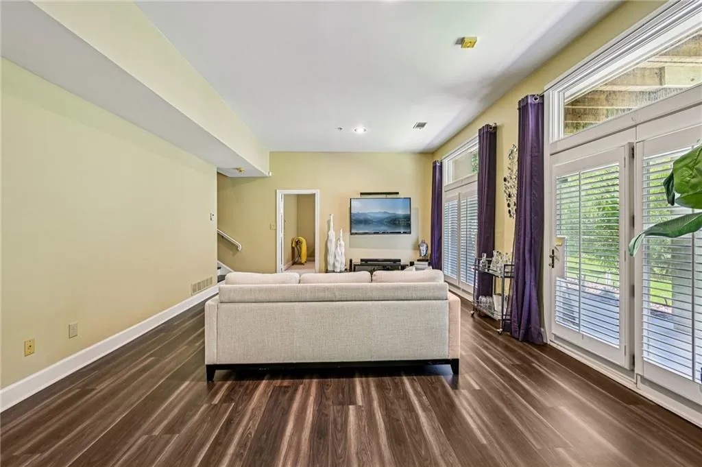 3192 Paces Mill Road Se Unit 1, Atlanta, Georgia 30339, 3 Bedrooms Bedrooms, ,3 BathroomsBathrooms,Residential,For Sale,3192 Paces Mill Road Se Unit 1,7608913