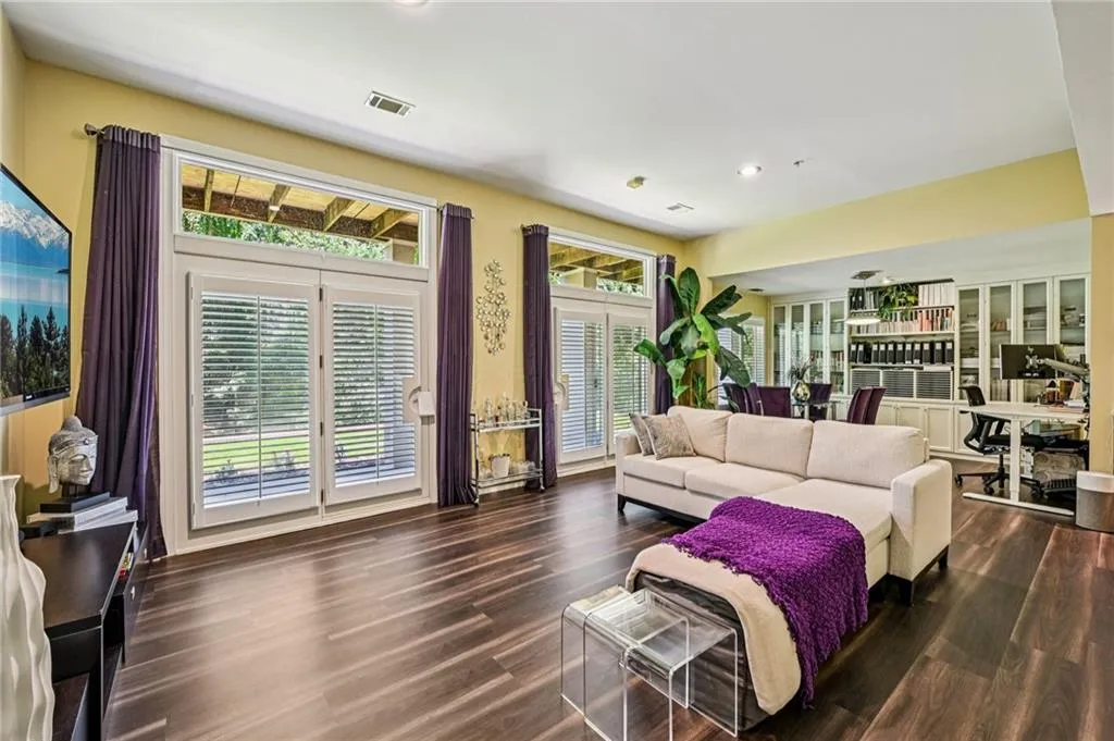 3192 Paces Mill Road Se Unit 1, Atlanta, Georgia 30339, 3 Bedrooms Bedrooms, ,3 BathroomsBathrooms,Residential,For Sale,3192 Paces Mill Road Se Unit 1,7608913