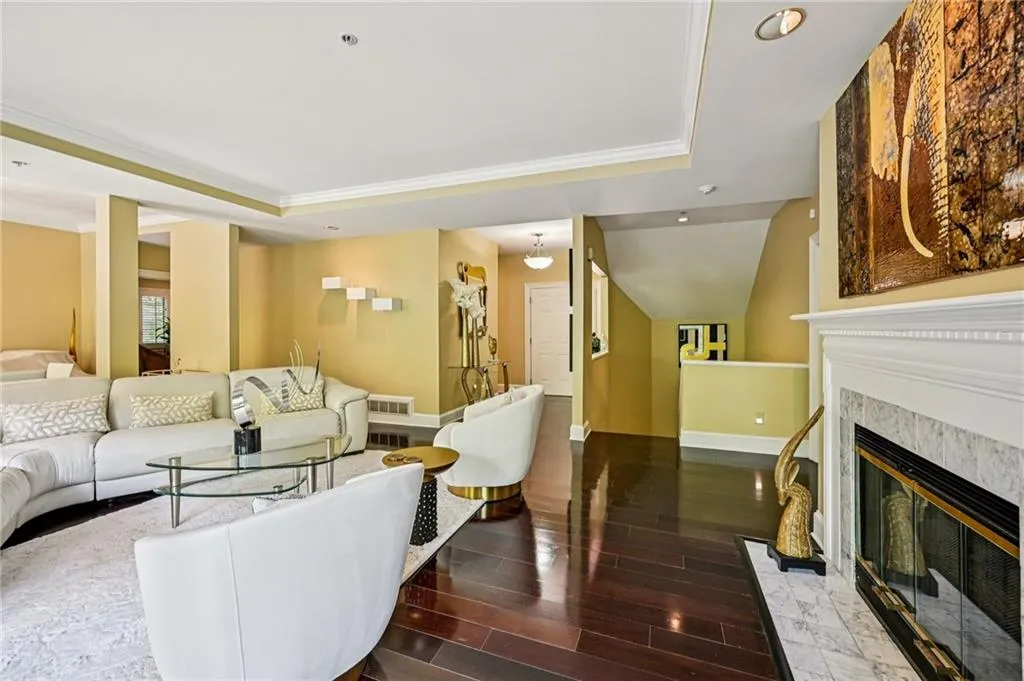 3192 Paces Mill Road Se Unit 1, Atlanta, Georgia 30339, 3 Bedrooms Bedrooms, ,3 BathroomsBathrooms,Residential,For Sale,3192 Paces Mill Road Se Unit 1,7608913