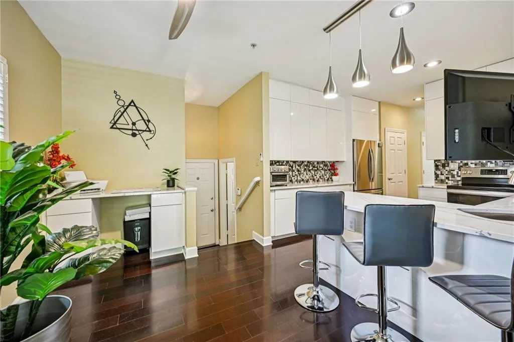 3192 Paces Mill Road Se Unit 1, Atlanta, Georgia 30339, 3 Bedrooms Bedrooms, ,3 BathroomsBathrooms,Residential,For Sale,3192 Paces Mill Road Se Unit 1,7608913