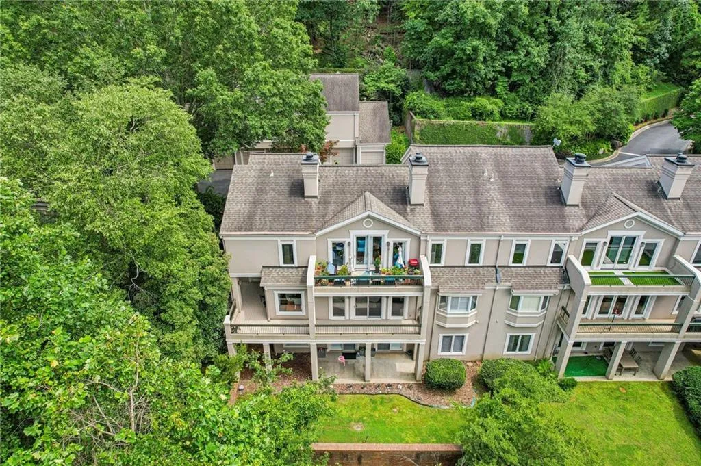 3192 Paces Mill Road Se Unit 1, Atlanta, Georgia 30339, 3 Bedrooms Bedrooms, ,3 BathroomsBathrooms,Residential,For Sale,3192 Paces Mill Road Se Unit 1,7608913