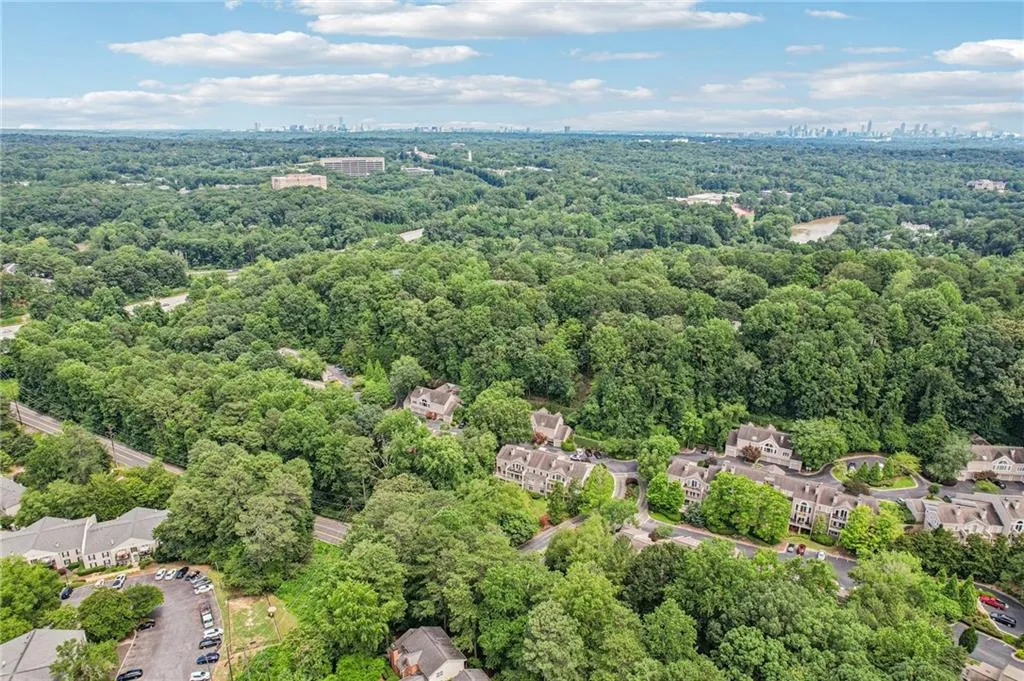 3192 Paces Mill Road Se Unit 1, Atlanta, Georgia 30339, 3 Bedrooms Bedrooms, ,3 BathroomsBathrooms,Residential,For Sale,3192 Paces Mill Road Se Unit 1,7608913