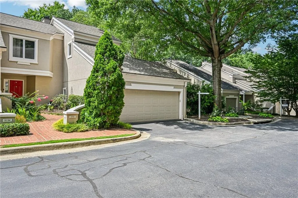 3192 Paces Mill Road Se Unit 1, Atlanta, Georgia 30339, 3 Bedrooms Bedrooms, ,3 BathroomsBathrooms,Residential,For Sale,3192 Paces Mill Road Se Unit 1,7608913
