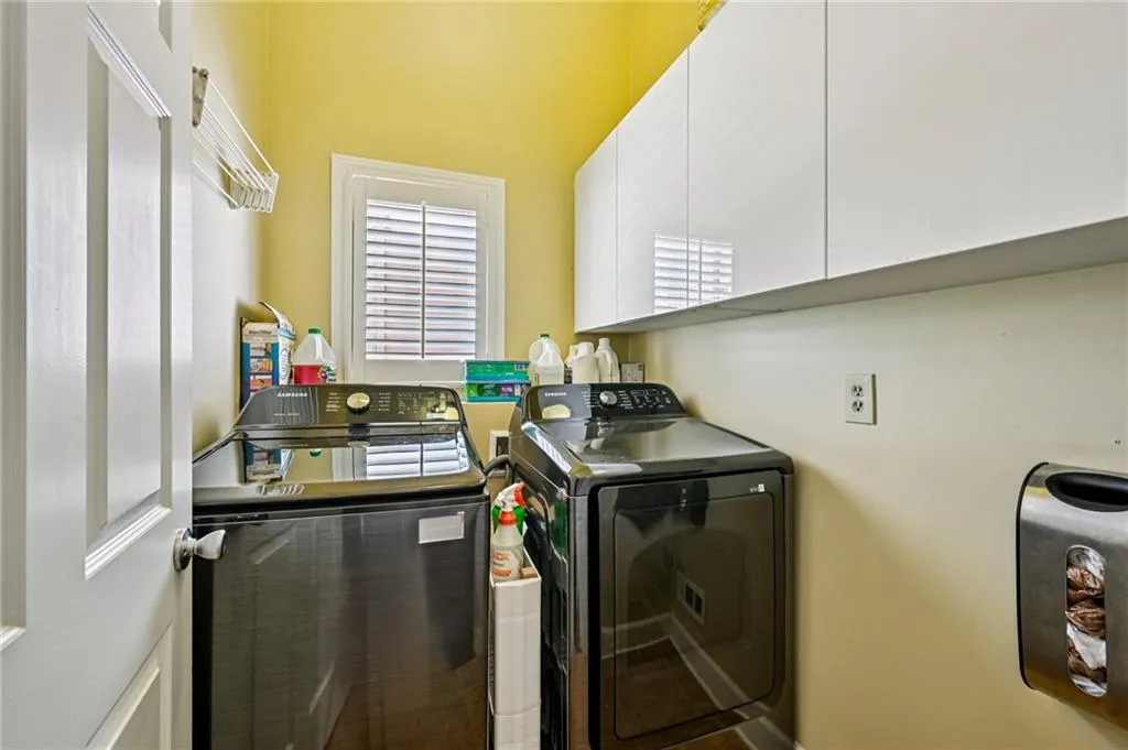 3192 Paces Mill Road Se Unit 1, Atlanta, Georgia 30339, 3 Bedrooms Bedrooms, ,3 BathroomsBathrooms,Residential,For Sale,3192 Paces Mill Road Se Unit 1,7608913