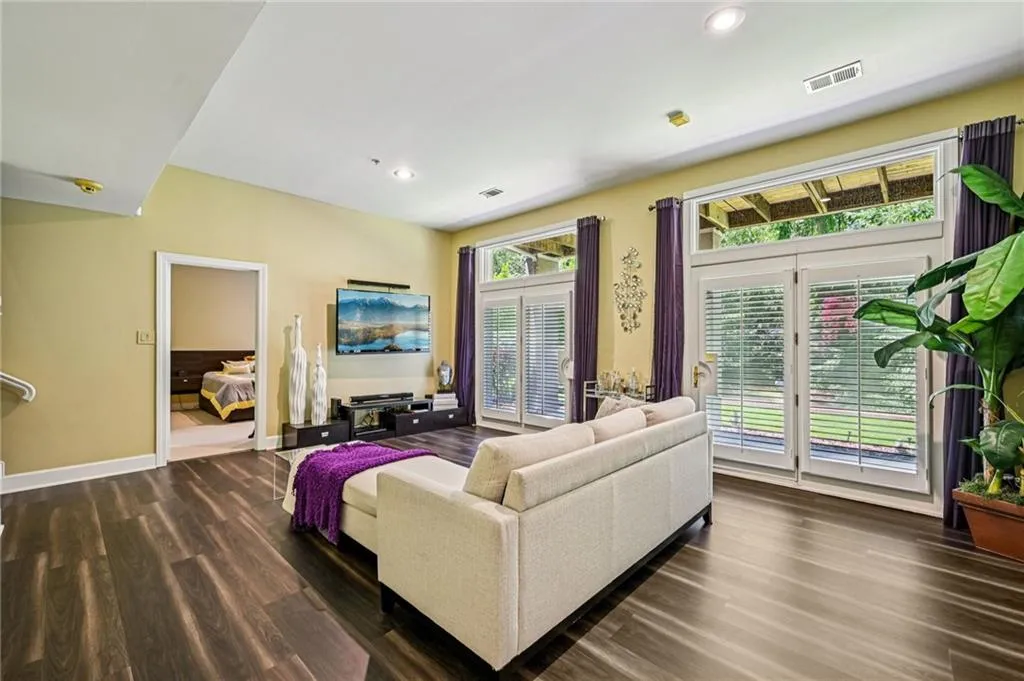 3192 Paces Mill Road Se Unit 1, Atlanta, Georgia 30339, 3 Bedrooms Bedrooms, ,3 BathroomsBathrooms,Residential,For Sale,3192 Paces Mill Road Se Unit 1,7608913