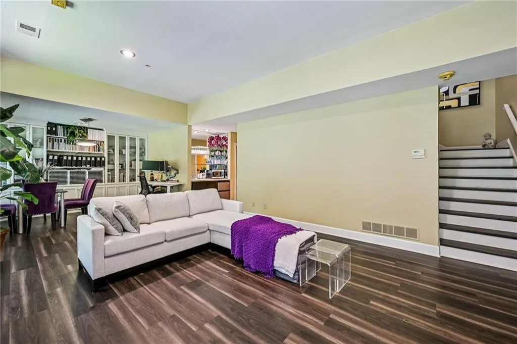 3192 Paces Mill Road Se Unit 1, Atlanta, Georgia 30339, 3 Bedrooms Bedrooms, ,3 BathroomsBathrooms,Residential,For Sale,3192 Paces Mill Road Se Unit 1,7608913