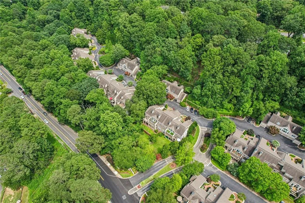 3192 Paces Mill Road Se Unit 1, Atlanta, Georgia 30339, 3 Bedrooms Bedrooms, ,3 BathroomsBathrooms,Residential,For Sale,3192 Paces Mill Road Se Unit 1,7608913