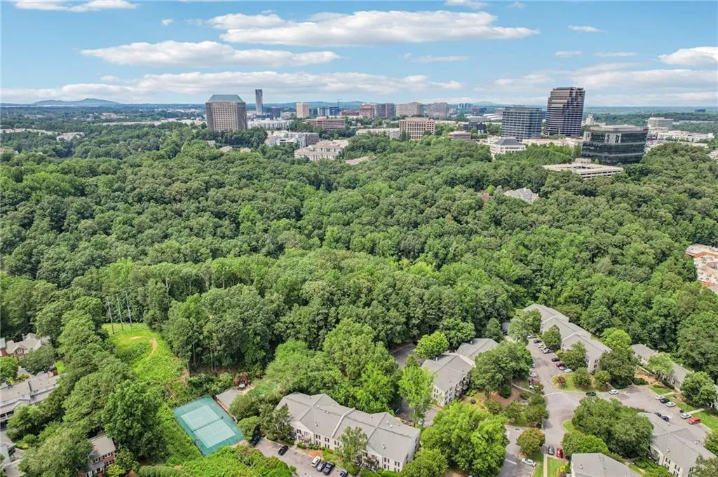 3192 Paces Mill Road Se Unit 1, Atlanta, Georgia 30339, 3 Bedrooms Bedrooms, ,3 BathroomsBathrooms,Residential,For Sale,3192 Paces Mill Road Se Unit 1,7608913