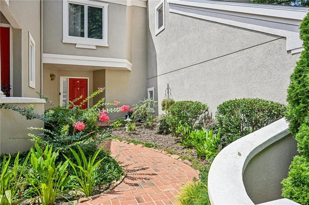 3192 Paces Mill Road Se Unit 1, Atlanta, Georgia 30339, 3 Bedrooms Bedrooms, ,3 BathroomsBathrooms,Residential,For Sale,3192 Paces Mill Road Se Unit 1,7608913
