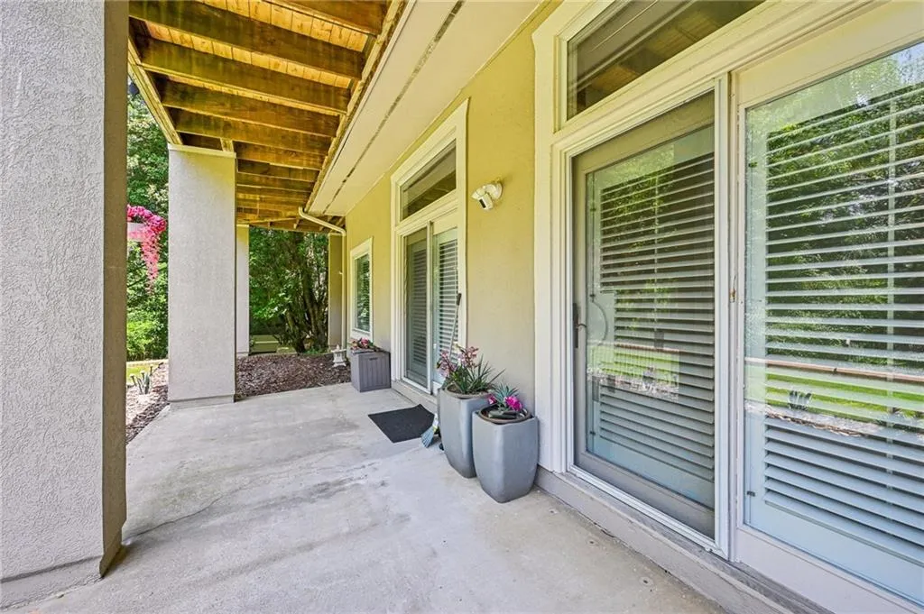 3192 Paces Mill Road Se Unit 1, Atlanta, Georgia 30339, 3 Bedrooms Bedrooms, ,3 BathroomsBathrooms,Residential,For Sale,3192 Paces Mill Road Se Unit 1,7608913