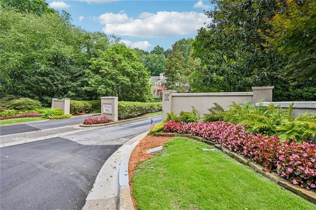 3192 Paces Mill Road Se Unit 1, Atlanta, Georgia 30339, 3 Bedrooms Bedrooms, ,3 BathroomsBathrooms,Residential,For Sale,3192 Paces Mill Road Se Unit 1,7608913