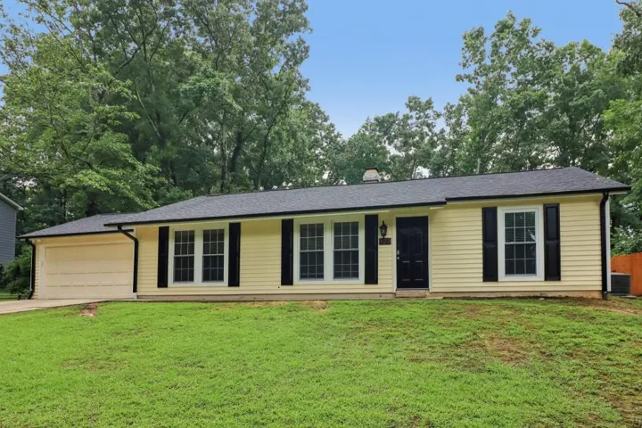 923 Bay Berry Lane, Lawrenceville, Georgia 30043