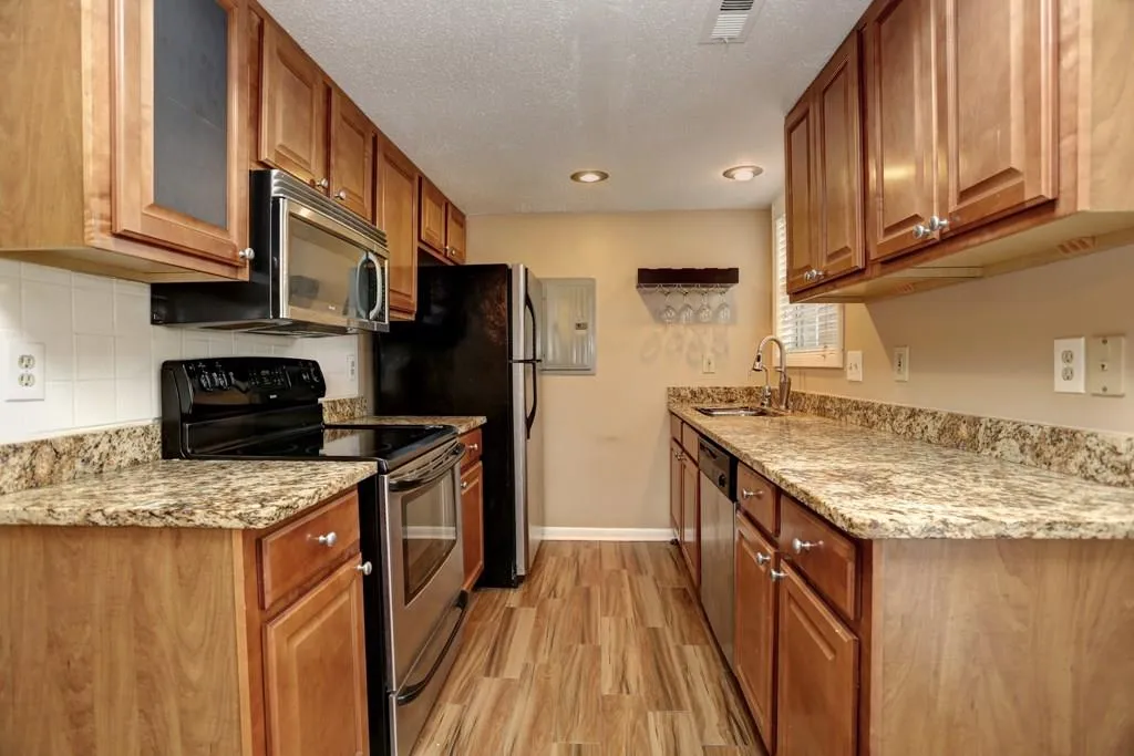 6900 Roswell Road Unit C1, Atlanta, Georgia 30328, 2 Bedrooms Bedrooms, ,2 BathroomsBathrooms,Residential,Sold,6900 Roswell Road Unit C1,5840573