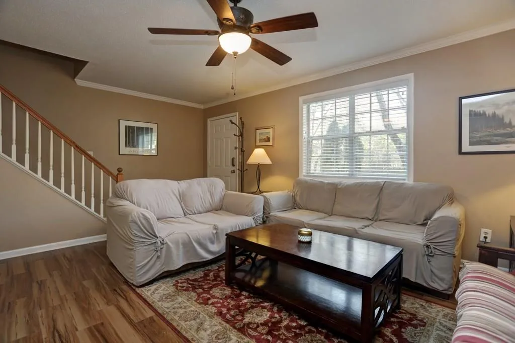 6900 Roswell Road Unit C1, Atlanta, Georgia 30328, 2 Bedrooms Bedrooms, ,2 BathroomsBathrooms,Residential,Sold,6900 Roswell Road Unit C1,5840573