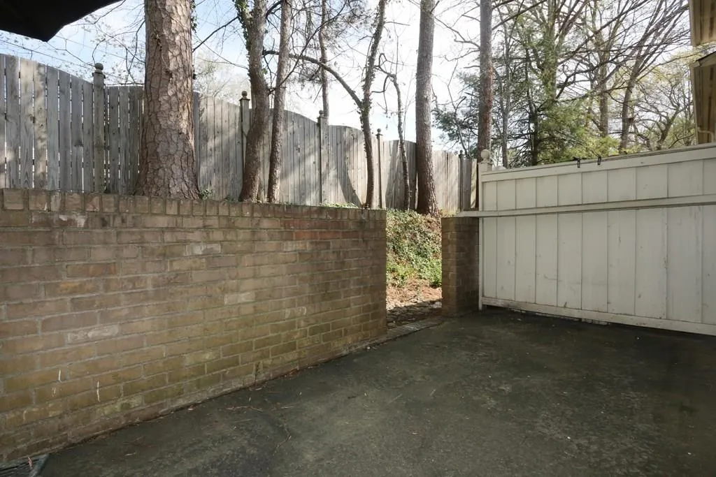 6900 Roswell Road Unit C1, Atlanta, Georgia 30328, 2 Bedrooms Bedrooms, ,2 BathroomsBathrooms,Residential,Sold,6900 Roswell Road Unit C1,5840573