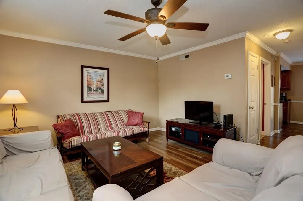 6900 Roswell Road Unit C1, Atlanta, Georgia 30328, 2 Bedrooms Bedrooms, ,2 BathroomsBathrooms,Residential,Sold,6900 Roswell Road Unit C1,5840573