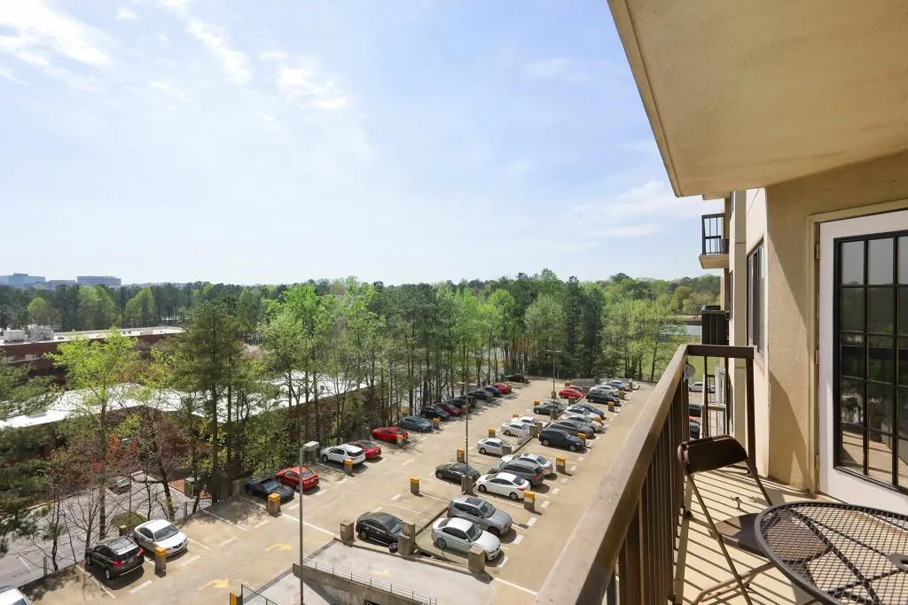 795 Hammond Drive Unit 706, Sandy Springs, Georgia 30328, 2 Bedrooms Bedrooms, ,1 BathroomBathrooms,Residential,Sold,795 Hammond Drive Unit 706,6781815