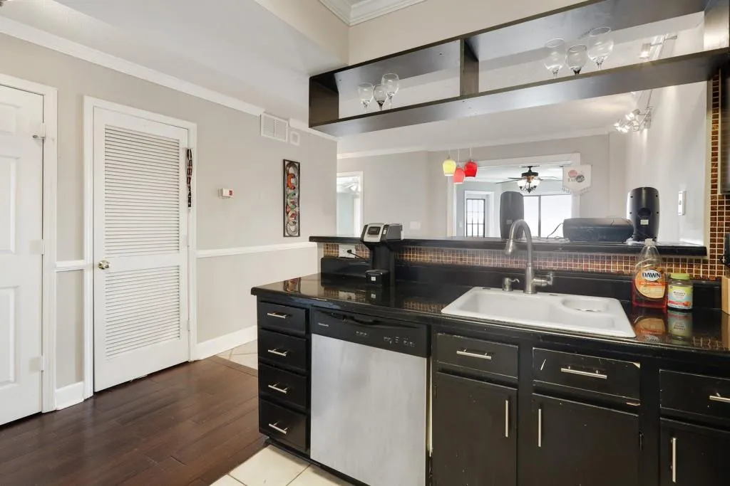 795 Hammond Drive Unit 706, Sandy Springs, Georgia 30328, 2 Bedrooms Bedrooms, ,1 BathroomBathrooms,Residential,Sold,795 Hammond Drive Unit 706,6781815
