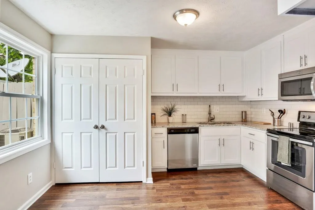 310 Winding River Drive Unit C, Sandy Springs, Georgia 30350, 3 Bedrooms Bedrooms, ,2 BathroomsBathrooms,Residential,Sold,310 Winding River Drive Unit C,5739129