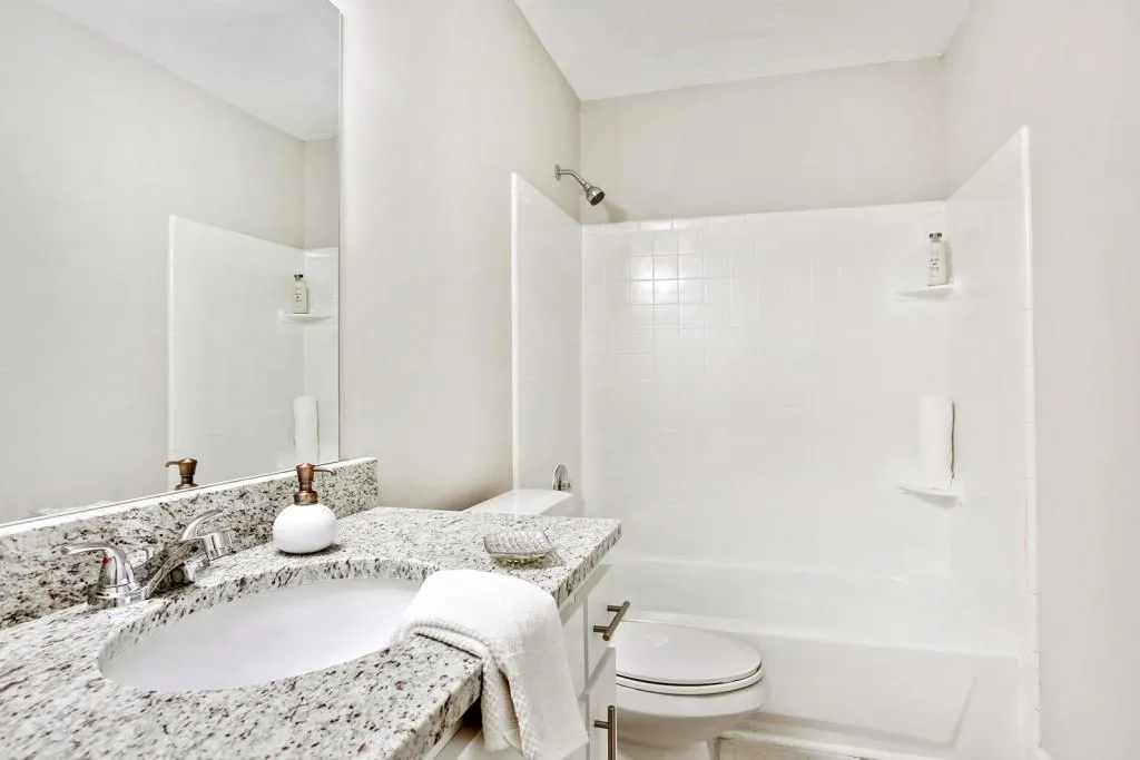 310 Winding River Drive Unit C, Sandy Springs, Georgia 30350, 3 Bedrooms Bedrooms, ,2 BathroomsBathrooms,Residential,Sold,310 Winding River Drive Unit C,5739129