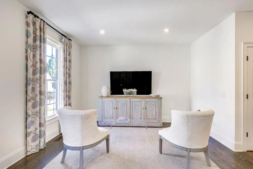 191 Mystic Court, Atlanta, Georgia 30342, 4 Bedrooms Bedrooms, ,3 BathroomsBathrooms,Residential,Sold,191 Mystic Court,7145562