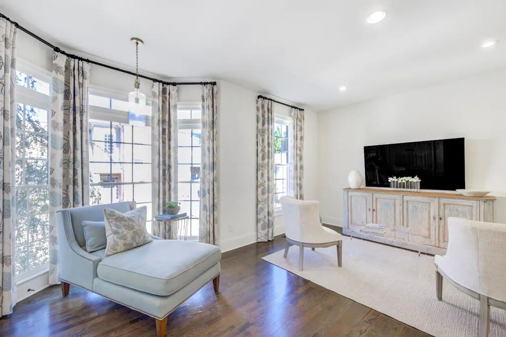 191 Mystic Court, Atlanta, Georgia 30342, 4 Bedrooms Bedrooms, ,3 BathroomsBathrooms,Residential,Sold,191 Mystic Court,7145562