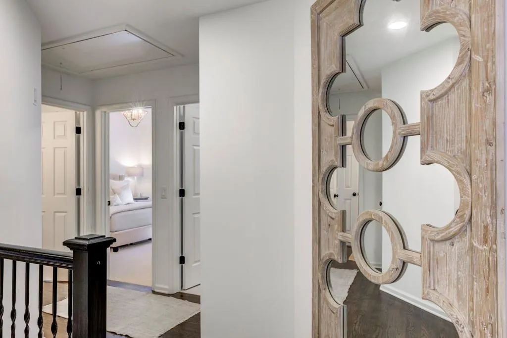 191 Mystic Court, Atlanta, Georgia 30342, 4 Bedrooms Bedrooms, ,3 BathroomsBathrooms,Residential,Sold,191 Mystic Court,7145562