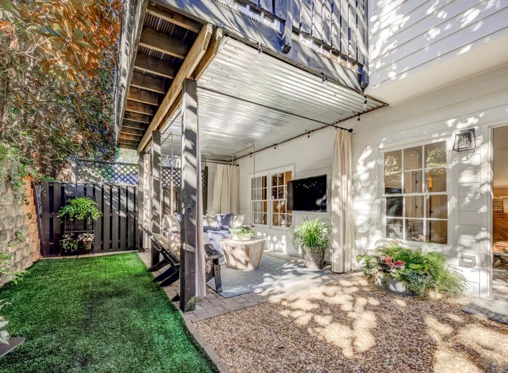 191 Mystic Court, Atlanta, Georgia 30342, 4 Bedrooms Bedrooms, ,3 BathroomsBathrooms,Residential,Sold,191 Mystic Court,7145562