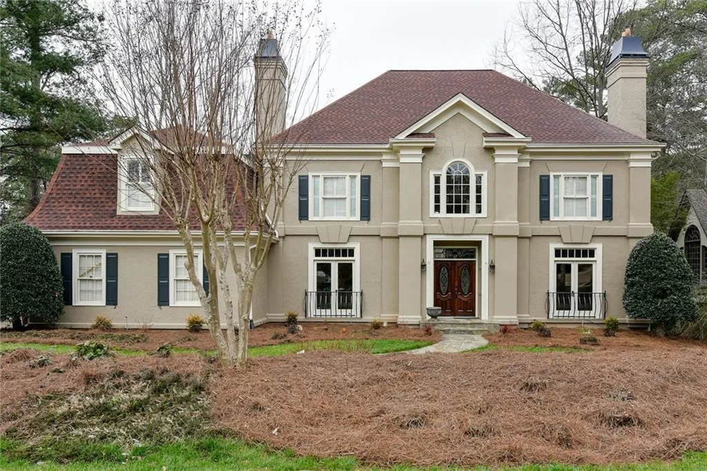 130 Grogans Lake Drive, Sandy Springs, Georgia 30350, 6 Bedrooms Bedrooms, ,5 BathroomsBathrooms,Residential,Sold,130 Grogans Lake Drive,5641706