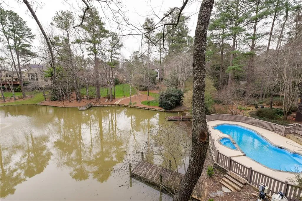 130 Grogans Lake Drive, Sandy Springs, Georgia 30350, 6 Bedrooms Bedrooms, ,5 BathroomsBathrooms,Residential,Sold,130 Grogans Lake Drive,5641706