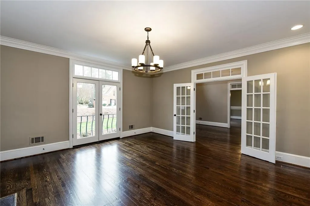 130 Grogans Lake Drive, Sandy Springs, Georgia 30350, 6 Bedrooms Bedrooms, ,5 BathroomsBathrooms,Residential,Sold,130 Grogans Lake Drive,5641706