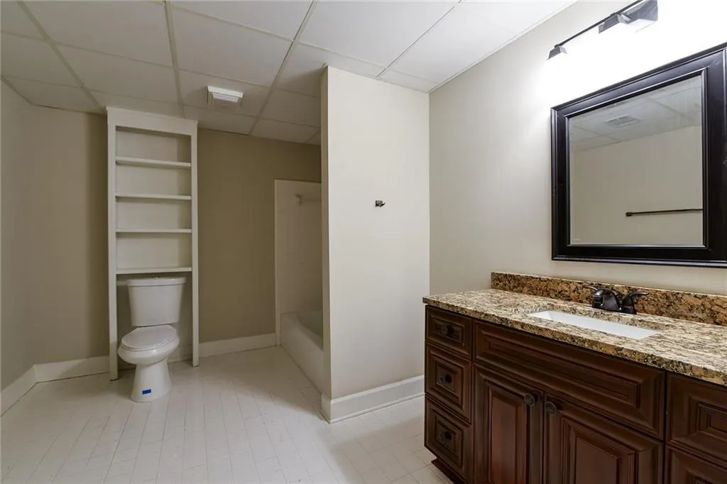 130 Grogans Lake Drive, Sandy Springs, Georgia 30350, 6 Bedrooms Bedrooms, ,5 BathroomsBathrooms,Residential,Sold,130 Grogans Lake Drive,5641706