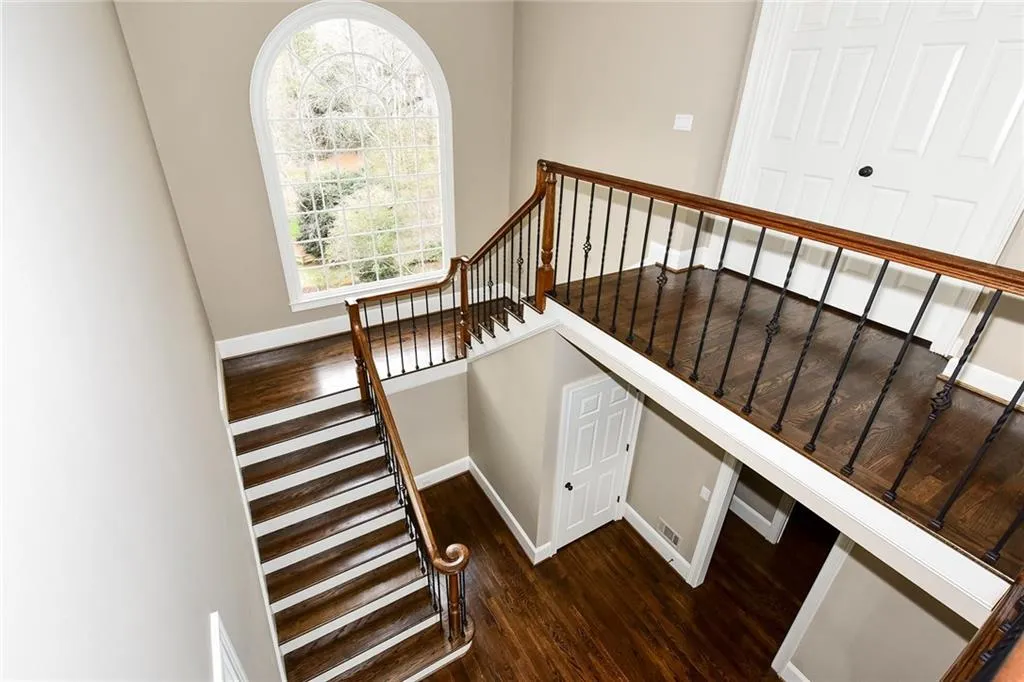 130 Grogans Lake Drive, Sandy Springs, Georgia 30350, 6 Bedrooms Bedrooms, ,5 BathroomsBathrooms,Residential,Sold,130 Grogans Lake Drive,5641706