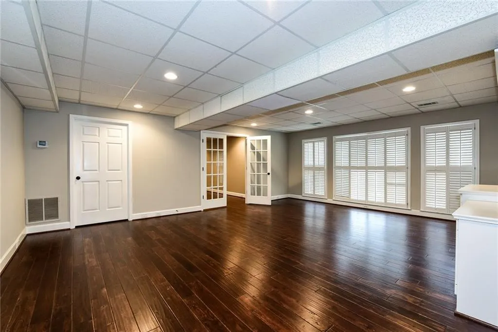 130 Grogans Lake Drive, Sandy Springs, Georgia 30350, 6 Bedrooms Bedrooms, ,5 BathroomsBathrooms,Residential,Sold,130 Grogans Lake Drive,5641706