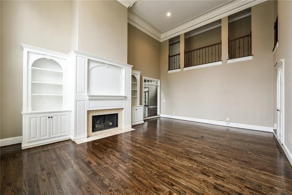 130 Grogans Lake Drive, Sandy Springs, Georgia 30350, 6 Bedrooms Bedrooms, ,5 BathroomsBathrooms,Residential,Sold,130 Grogans Lake Drive,5641706
