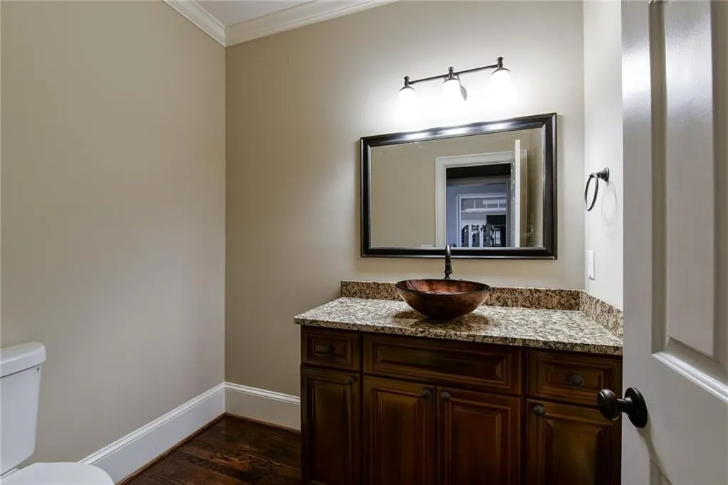130 Grogans Lake Drive, Sandy Springs, Georgia 30350, 6 Bedrooms Bedrooms, ,5 BathroomsBathrooms,Residential,Sold,130 Grogans Lake Drive,5641706