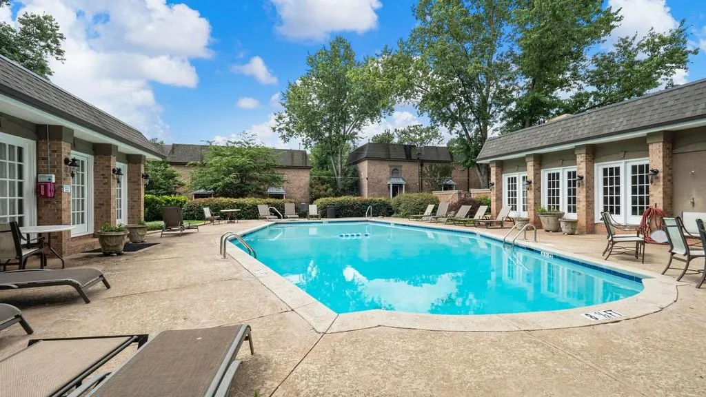 6980 Roswell Road Unit L7, Atlanta, Georgia 30328, 1 Bedroom Bedrooms, ,1 BathroomBathrooms,Residential,Sold,6980 Roswell Road Unit L7,6738839