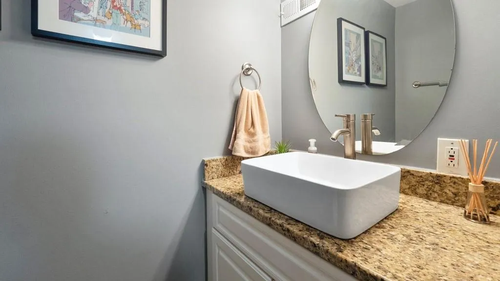 6980 Roswell Road Unit L7, Atlanta, Georgia 30328, 1 Bedroom Bedrooms, ,1 BathroomBathrooms,Residential,Sold,6980 Roswell Road Unit L7,6738839