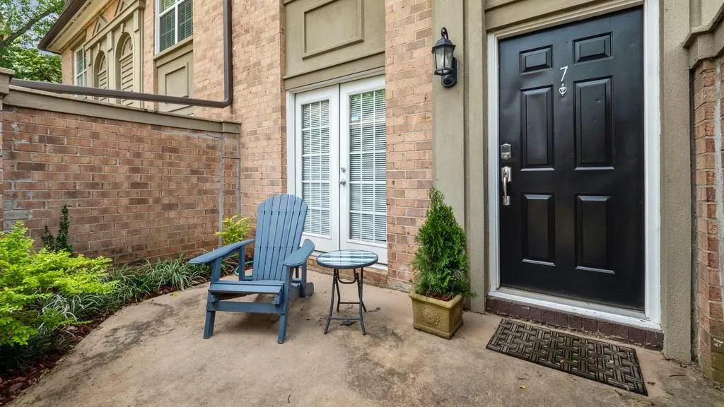 6980 Roswell Road Unit L7, Atlanta, Georgia 30328, 1 Bedroom Bedrooms, ,1 BathroomBathrooms,Residential,Sold,6980 Roswell Road Unit L7,6738839