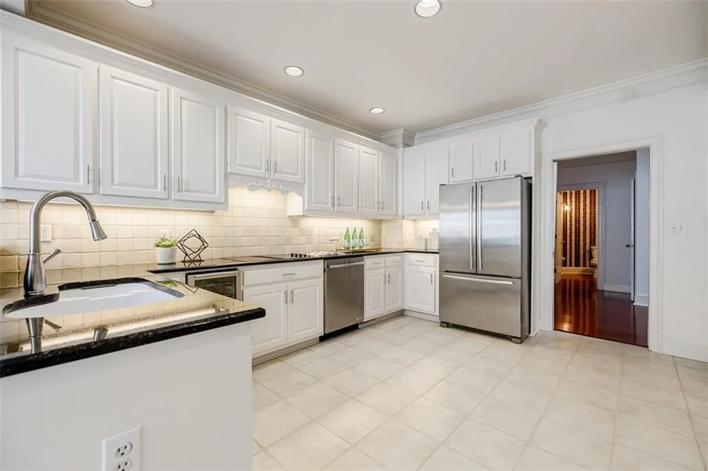 160 Savannah Estates Drive, Sandy Springs, Georgia 30350, 4 Bedrooms Bedrooms, ,3 BathroomsBathrooms,Residential,For Sale,160 Savannah Estates Drive,7646098