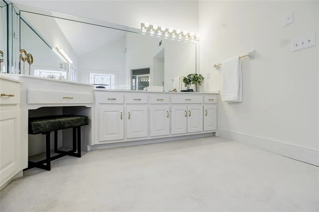 160 Savannah Estates Drive, Sandy Springs, Georgia 30350, 4 Bedrooms Bedrooms, ,3 BathroomsBathrooms,Residential,For Sale,160 Savannah Estates Drive,7646098