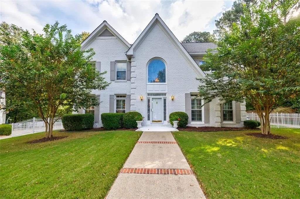 160 Savannah Estates Drive, Sandy Springs, Georgia 30350, 4 Bedrooms Bedrooms, ,3 BathroomsBathrooms,Residential,For Sale,160 Savannah Estates Drive,7646098