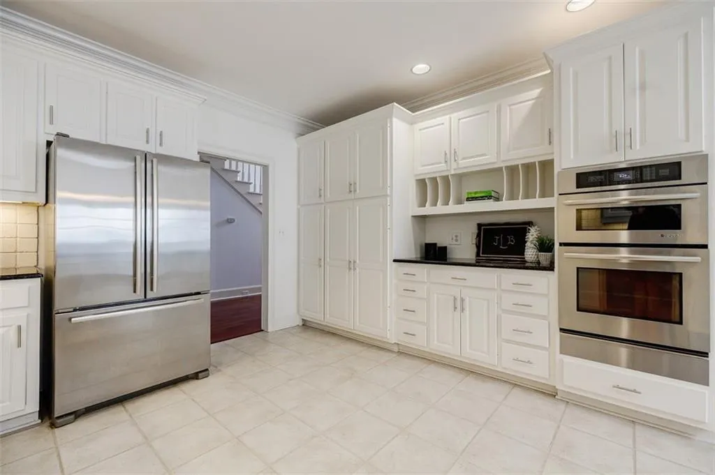 160 Savannah Estates Drive, Sandy Springs, Georgia 30350, 4 Bedrooms Bedrooms, ,3 BathroomsBathrooms,Residential,For Sale,160 Savannah Estates Drive,7646098