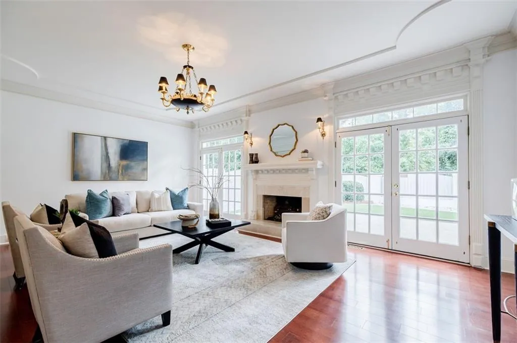 160 Savannah Estates Drive, Sandy Springs, Georgia 30350, 4 Bedrooms Bedrooms, ,3 BathroomsBathrooms,Residential,For Sale,160 Savannah Estates Drive,7646098