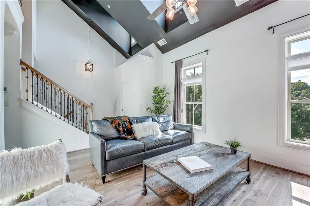 297 Le Gran Bend Ne, Atlanta, Georgia 30328, 2 Bedrooms Bedrooms, ,2 BathroomsBathrooms,Residential,Sold,297 Le Gran Bend Ne,6041337