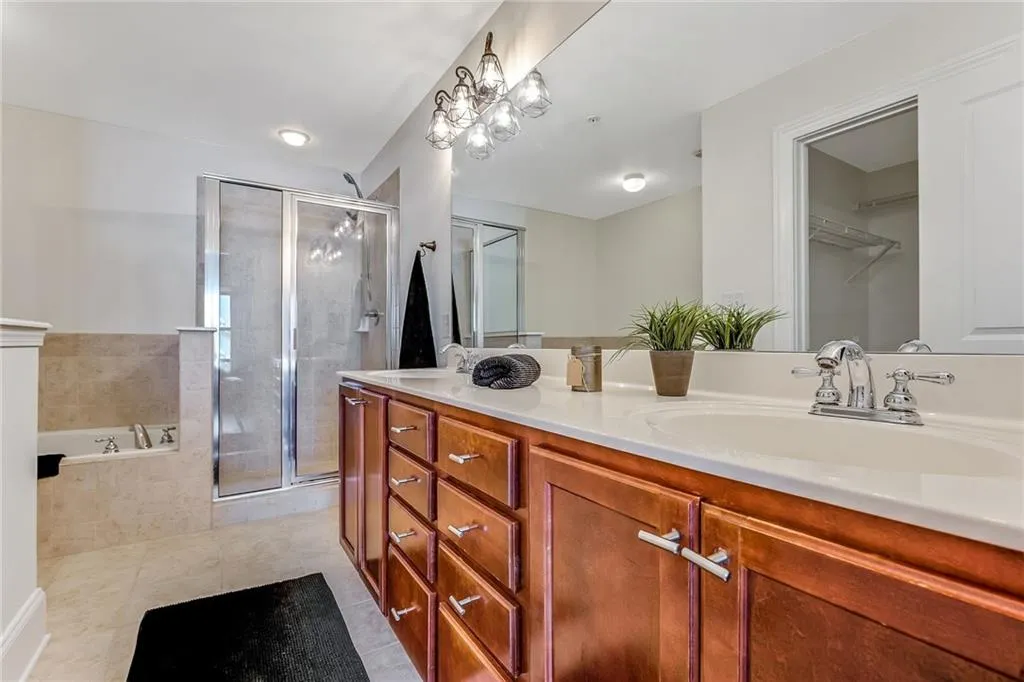 297 Le Gran Bend Ne, Atlanta, Georgia 30328, 2 Bedrooms Bedrooms, ,2 BathroomsBathrooms,Residential,Sold,297 Le Gran Bend Ne,6041337