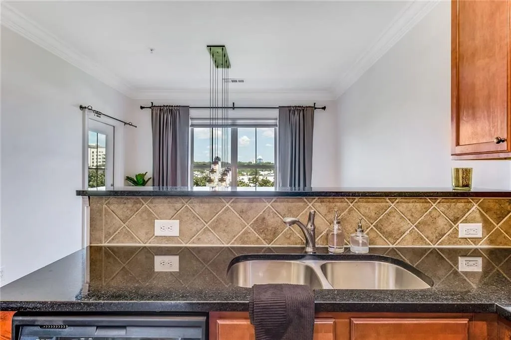 297 Le Gran Bend Ne, Atlanta, Georgia 30328, 2 Bedrooms Bedrooms, ,2 BathroomsBathrooms,Residential,Sold,297 Le Gran Bend Ne,6041337