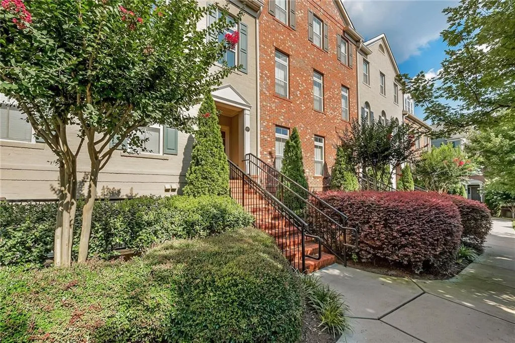 297 Le Gran Bend Ne, Atlanta, Georgia 30328, 2 Bedrooms Bedrooms, ,2 BathroomsBathrooms,Residential,Sold,297 Le Gran Bend Ne,6041337